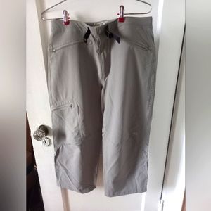 Mountain hard wear capris